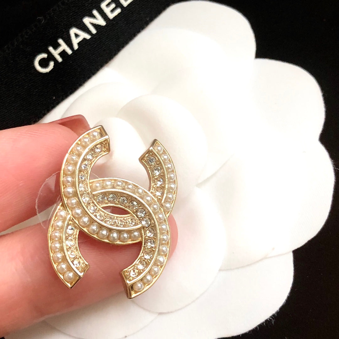 2025 Fashion CC pearl earrings