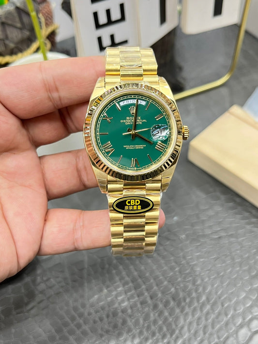 CBD watch Sunday type / 40mm gambling table green dogtooth bezel / Seagull 3255 fully automatic mechanical movement / super weight 216 grams