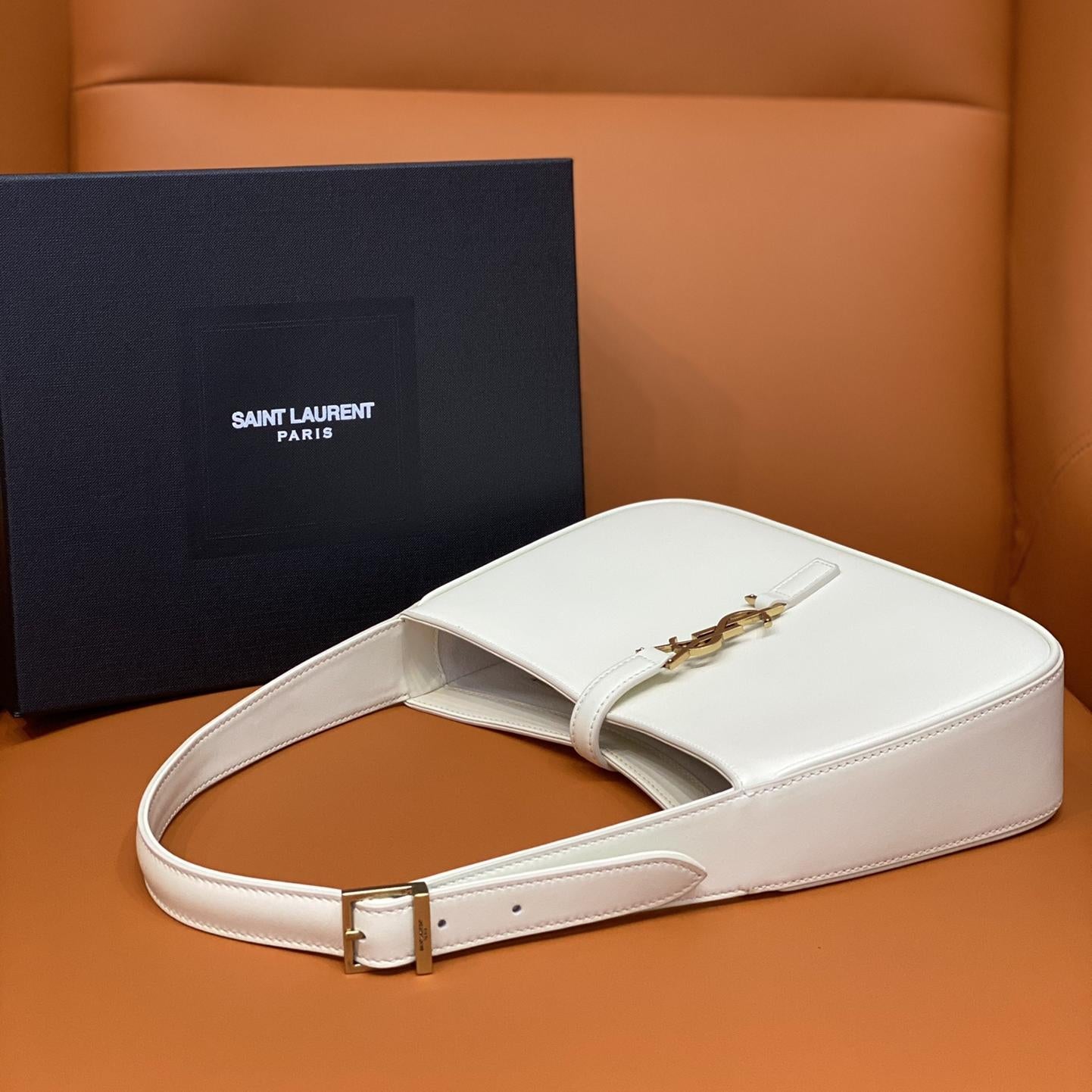 2025 Bag LE 5 À 7 Hobo Bag Y1