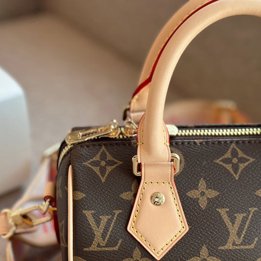 2025 Bag Stylish Top-handle Bag W31068