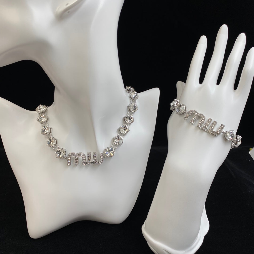 2025 Sparkling Crystal Diamond Bracelet Necklace Set