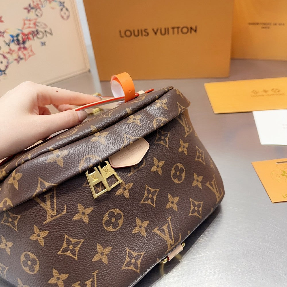 2025 Bag New Stylish Bumbag W224