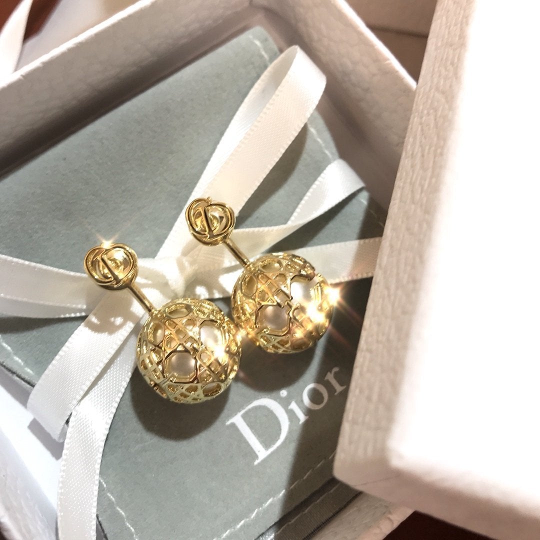 2025 Elegant Pearl Ball Stud Earrings
