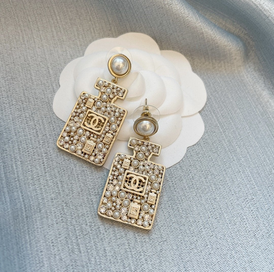 2025 Luxury Pearl Wine Bottle Drop Earrings
