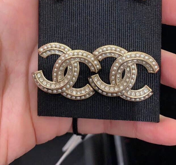 2025 Fashion CC pearl earrings