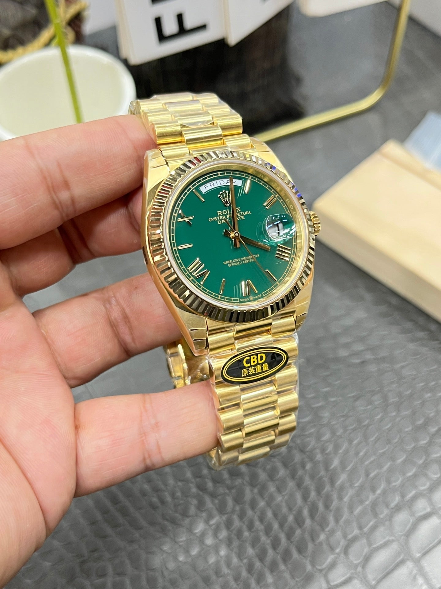 CBD watch Sunday type / 40mm gambling table green dogtooth bezel / Seagull 3255 fully automatic mechanical movement / super weight 216 grams