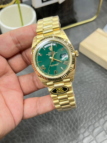 CBD watch Sunday type / 40mm gambling table green dogtooth bezel / Seagull 3255 fully automatic mechanical movement / super weight 216 grams