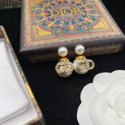 2025 Elegant Diamond Letter Pearl Earrings