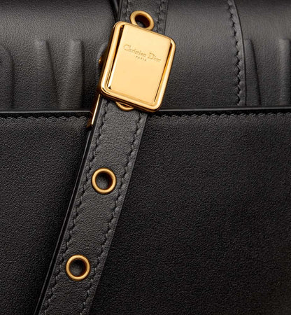 2025 Bag 30 MONTAIGNE EAST-WEST BAG WITH CHAIN