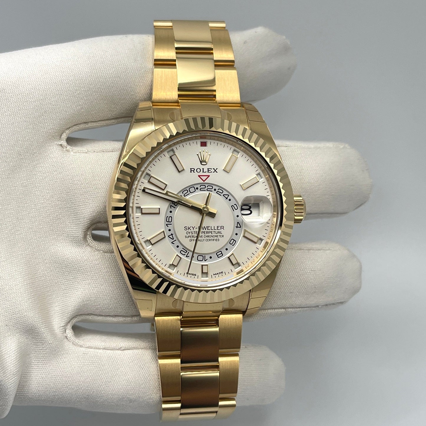 2025 Watch Sky-Dweller 326938 Yellow Gold White Dial